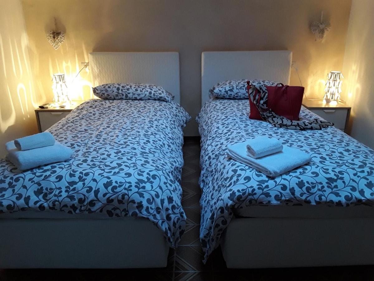 Camere Porto Vecchio Con Parcheggio A Pochi Passi Dal Castello マルチェージネ エクステリア 写真